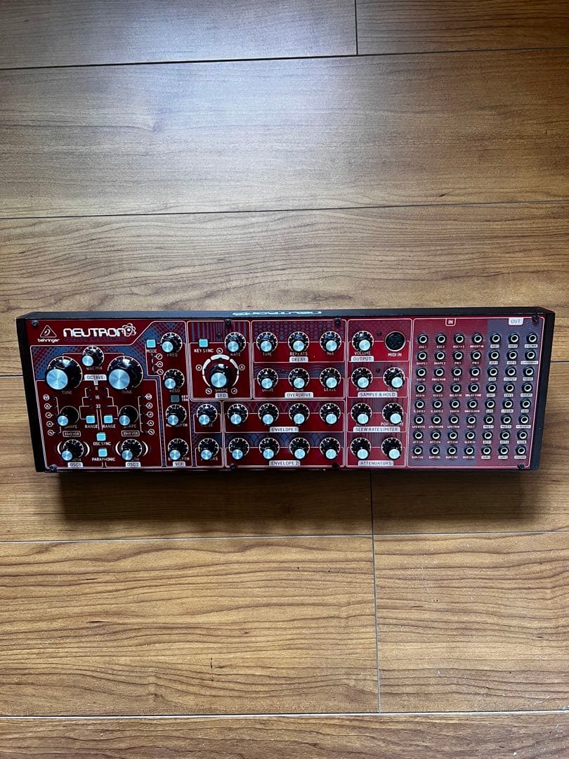 ＊値下げ中/ Behringer Neutron アナログシンセサイザー