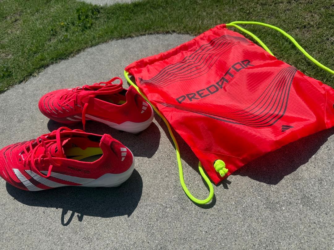adidas Predator サッカーシューズ レッド 収納バッグ付き