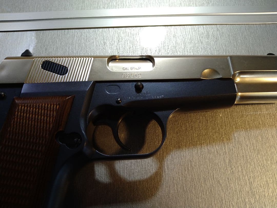 希少な美品！タナカ　ブローニングハイパワー　M1935ハーフシルバー！作動快調