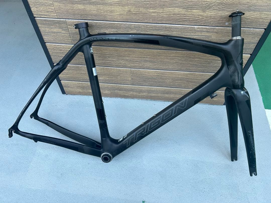 ◆カーボンロードバイク重量1.78kg【TRIGON】完成車で定価29万円程の物