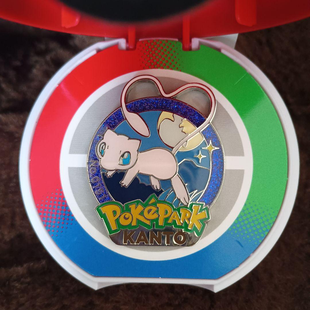 【モンスターボール付】ポケパークカントー限定　ピンバッジ　ミュウ
