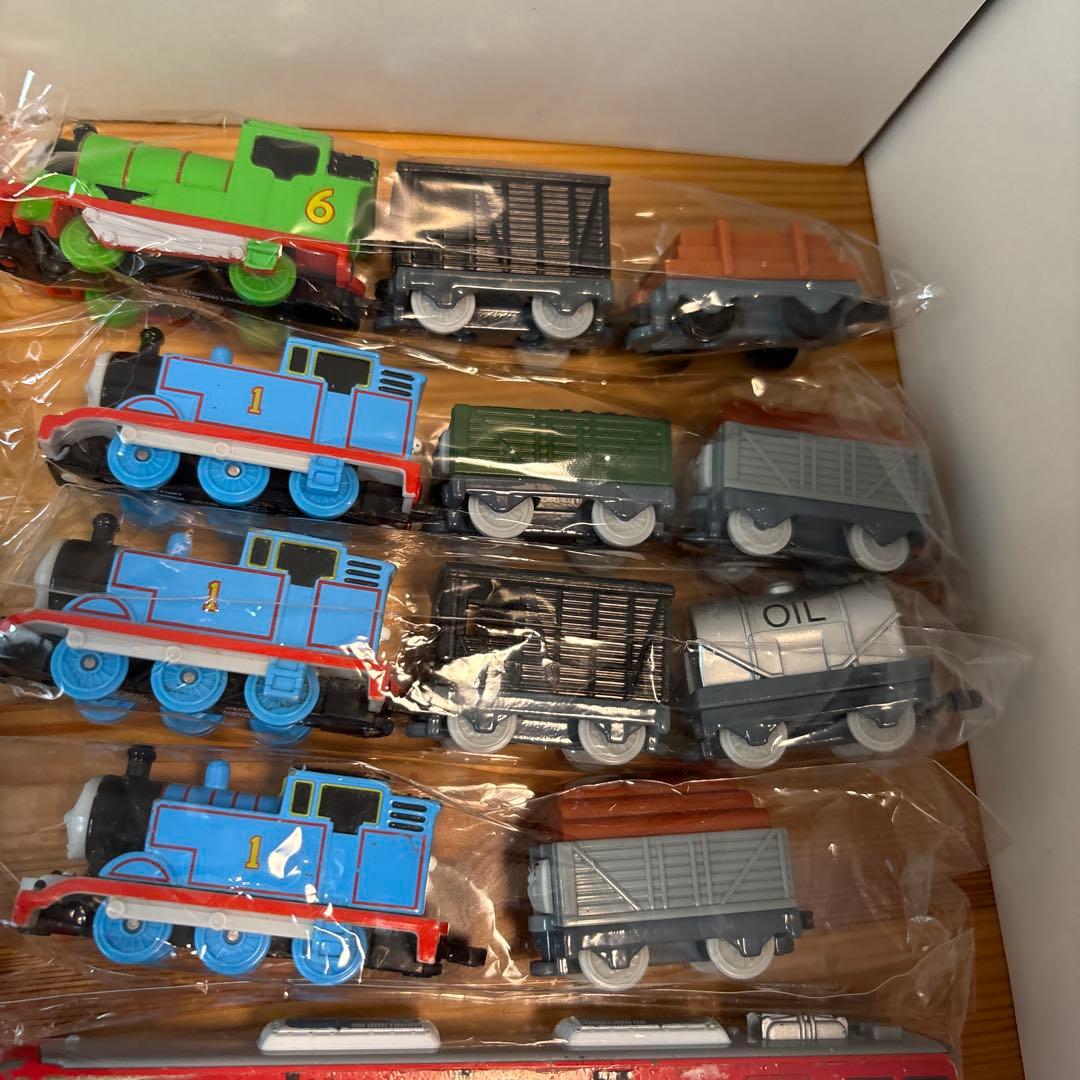 2333.きかんしゃトーマス商品33台まとめ売り
