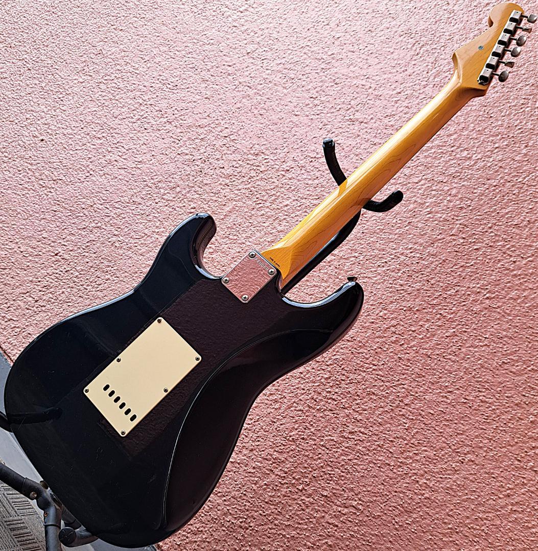 ■Fender Japan ST 62 Stratocaster Eシリアル