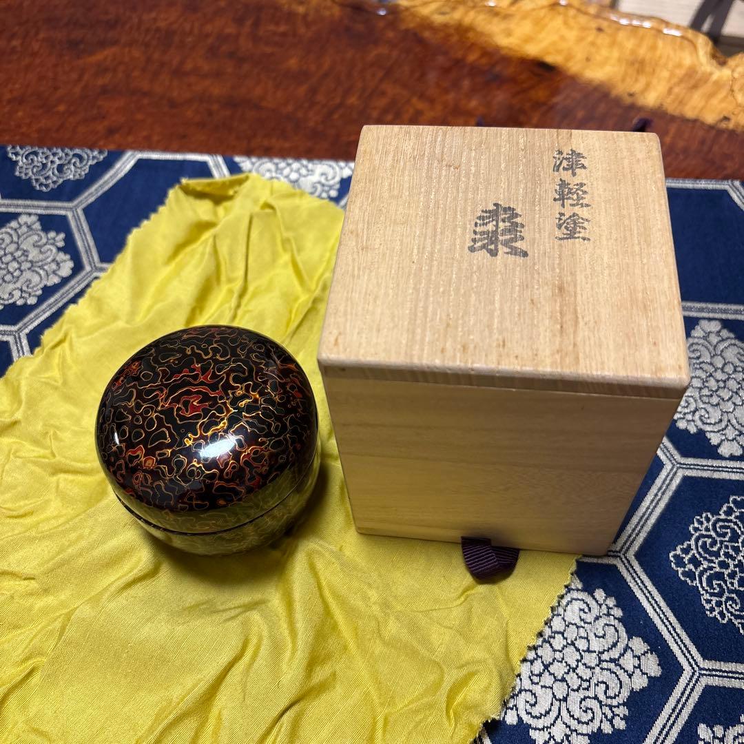津軽塗黒赤模様の木製棗と木箱