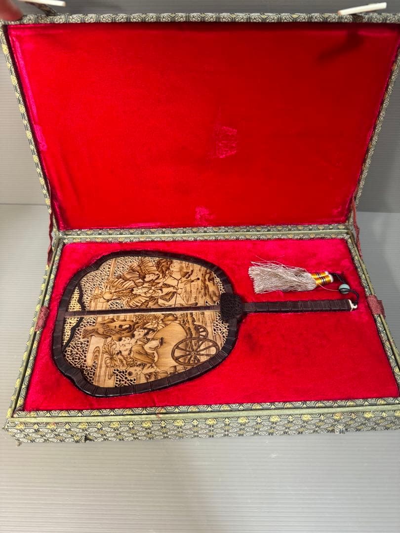2268 中国美術 唐木造 白檀透彫刻 翡翠 軍配型硯屏 団扇　唐物　時代物