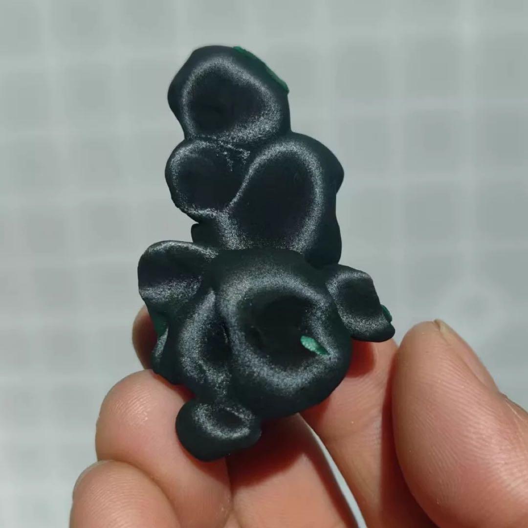 マラカイト　珍品 ベルベットマラカイト 孔雀石 鉱物標本　42.4g 置物