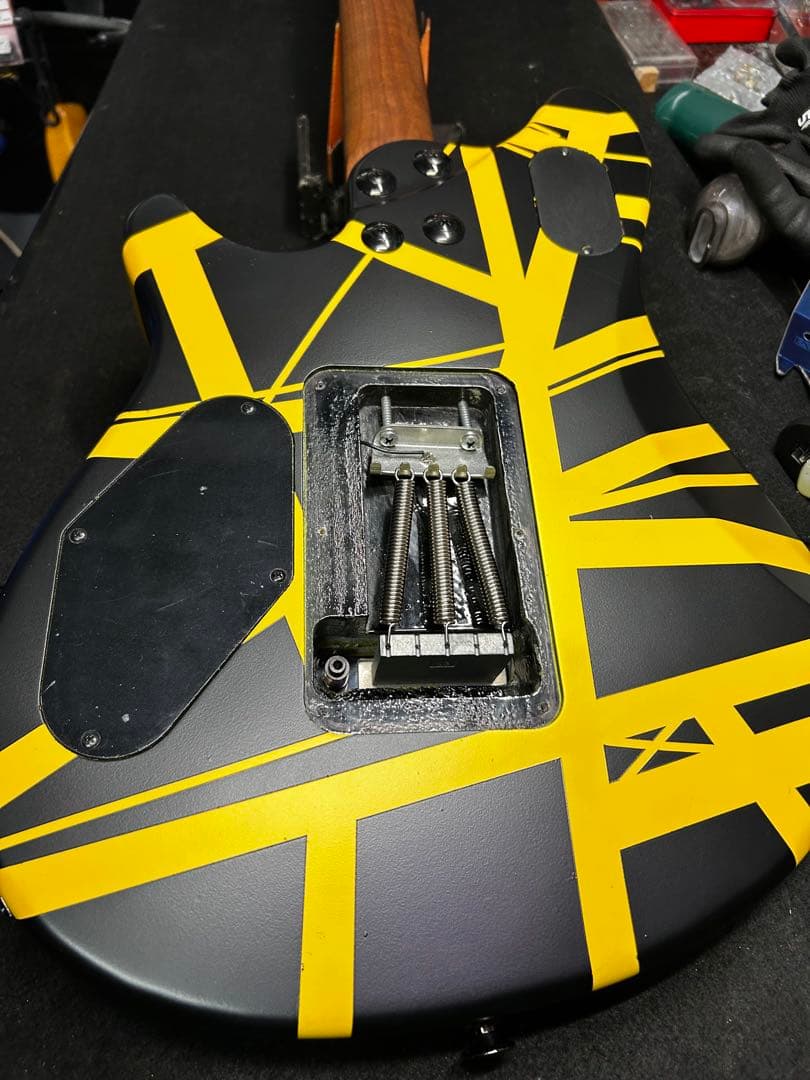 EVH Wolfgang STD.をベースにbumblebeeリフィニッシュ！